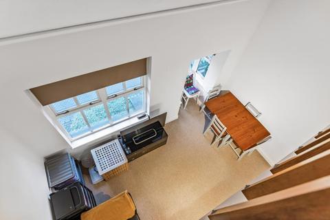 16 Badgers Close, Woking, GU21 3JF