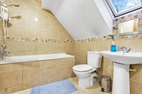 16 Badgers Close, Woking, GU21 3JF