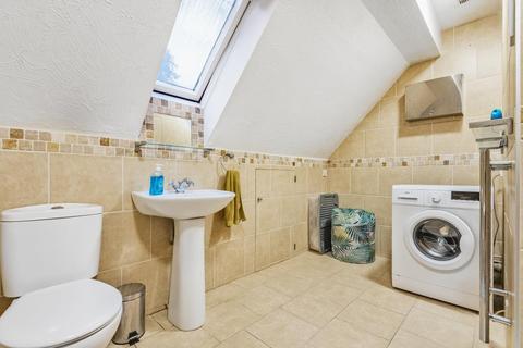 16 Badgers Close, Woking, GU21 3JF