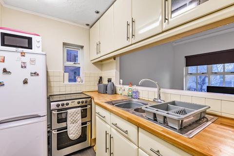 16 Badgers Close, Woking, GU21 3JF