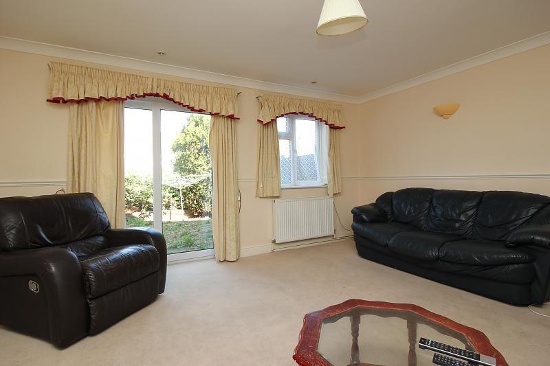 Durham Close, Canterbury 4 bed semidetached house £1,450 pcm (£335 pw)