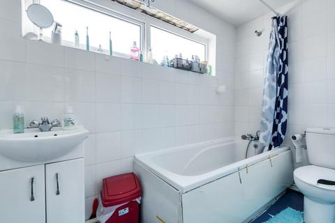 226 Fowler Road, Aylesbury, HP19 7QW