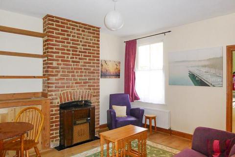 3 bedroom terraced house to rent, Beaconsfield Road, Canterbury