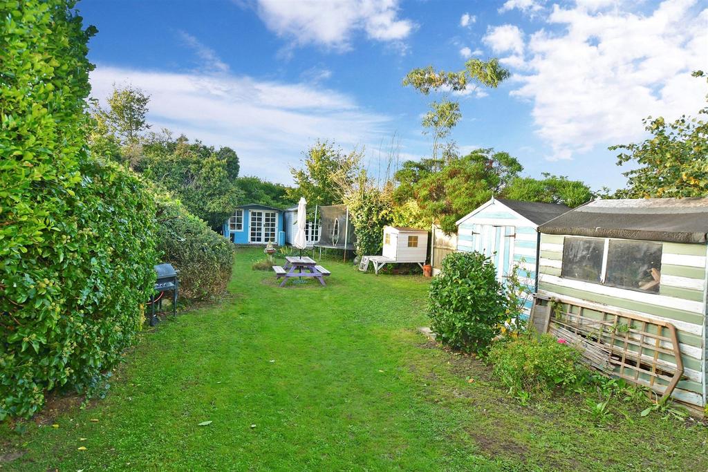 Percy Avenue, Kingsgate, Broadstairs, Kent 5 bed terraced house for