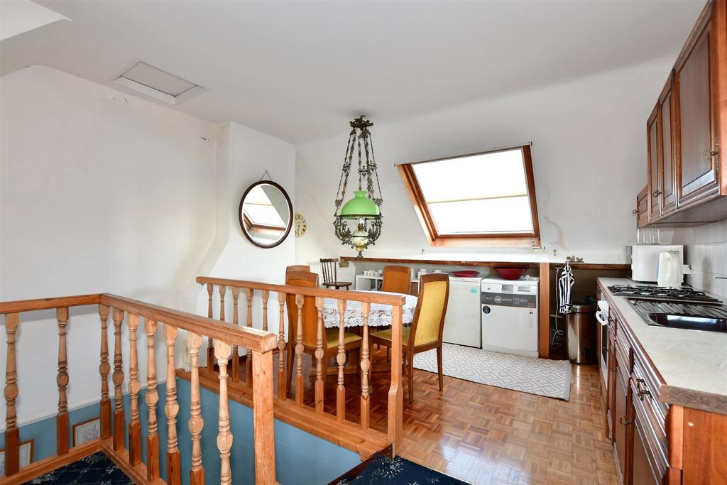 Kitchen/ Breakfast Area