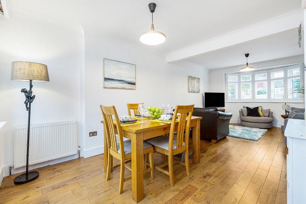 Churston Drive, Morden 3 bed end of terrace house £600,000
