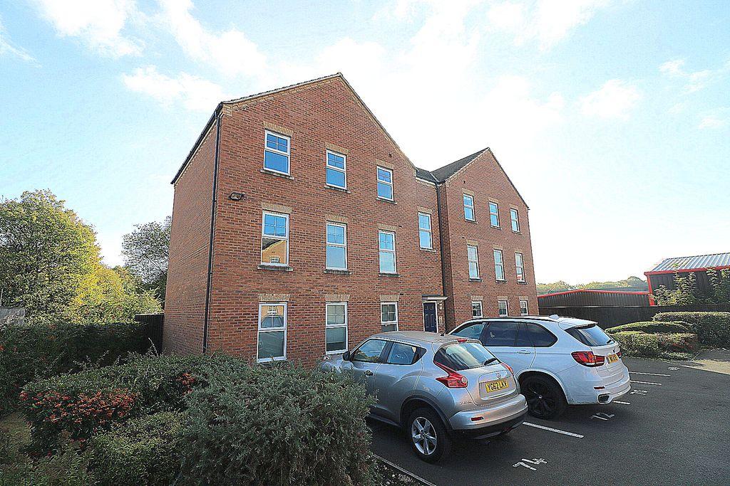72 Mallard Close, Heckmondwike WF16 0NE 2 bed apartment £550 pcm (£