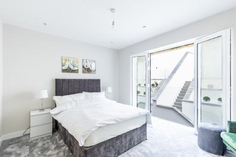 4 bedroom end of terrace house for sale - Croham Valley Road, South Croydon
