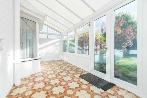 56 Gomshall Avenue, Wallington, SM6 8NY