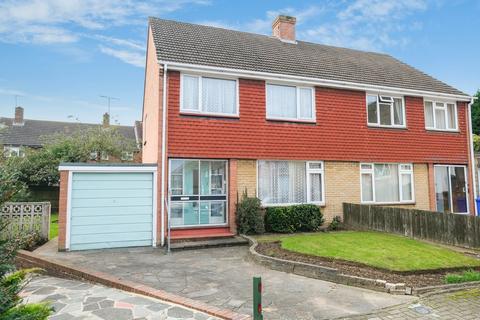 7 Swan Close, Orpington, BR5 2NA