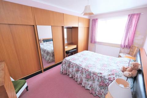 7 Swan Close, Orpington, BR5 2NA