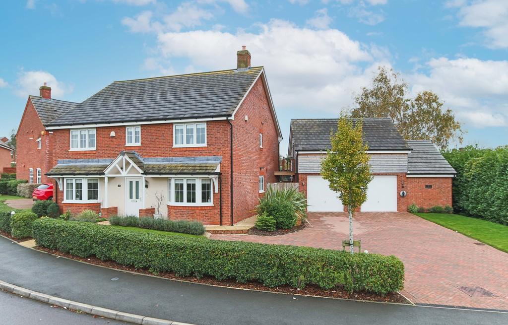 Ross Crescent, Inkberrow, Worcester, WR7 4FG 5 bed detached house £