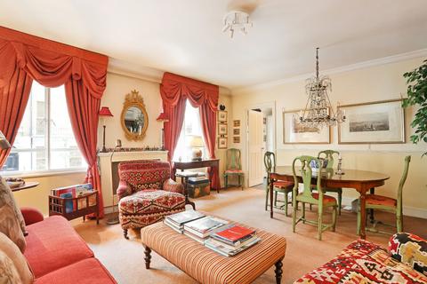 Flat 4, Park House, 123 - 125 Harley Street, London, W1G 6AY