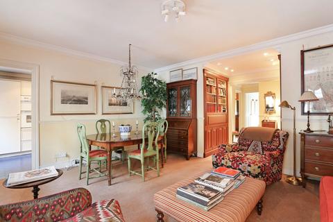 Flat 4, Park House, 123 - 125 Harley Street, London, W1G 6AY
