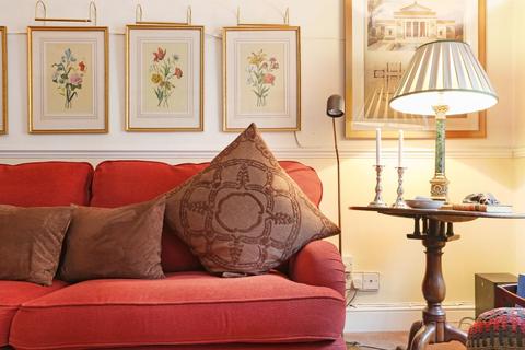 Flat 4, Park House, 123 - 125 Harley Street, London, W1G 6AY