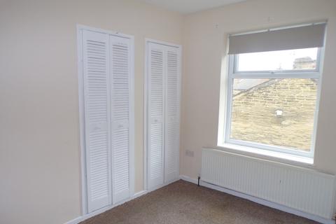 8 Back Field, Thornton, Bradford, BD13 3EX