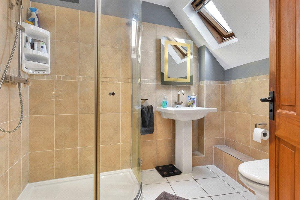 En suite Shower