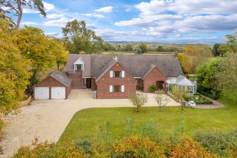 Abbots Morton, Worcester 5 bed detached house £900,000