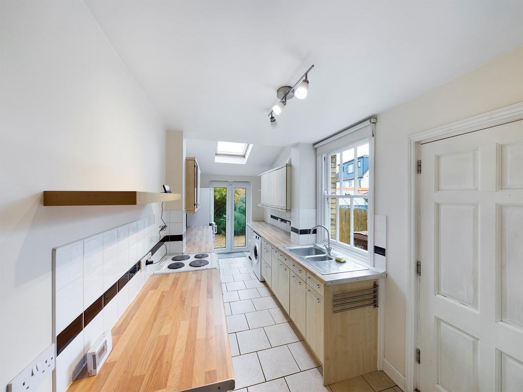 Brampton Park Road, Hitchin, SG5 2 bed terraced house £475,000