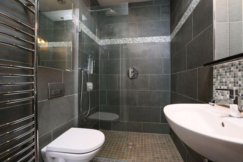 Wet Room/En Suite