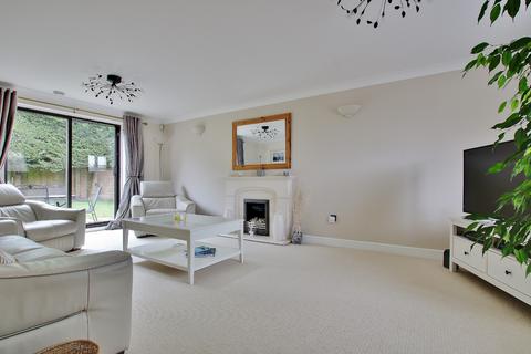 5 Betteridge Drive, Rownhams, Southampton, SO16 8LE