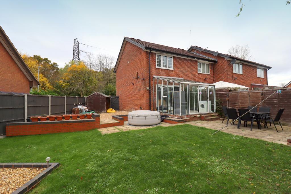 Oregon Way, Barton Hills, Luton... 2 bed end of terrace house £295,000