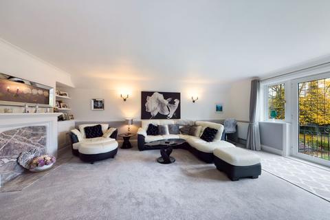 2 bedroom flat for sale - Walton on the Hill