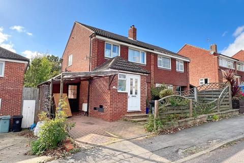 9 Arnold Avenue, Gonerby Hill Foot, Grantham, NG31 8HN