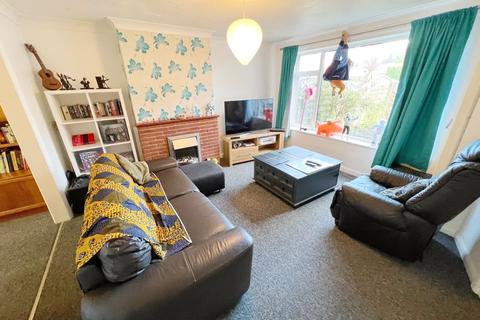 9 Arnold Avenue, Gonerby Hill Foot, Grantham, NG31 8HN
