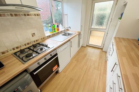 9 Arnold Avenue, Gonerby Hill Foot, Grantham, NG31 8HN