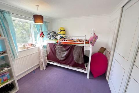 9 Arnold Avenue, Gonerby Hill Foot, Grantham, NG31 8HN