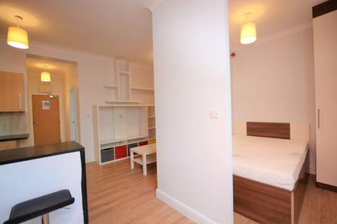 1 bedroom flat to rent, High Street, Slough