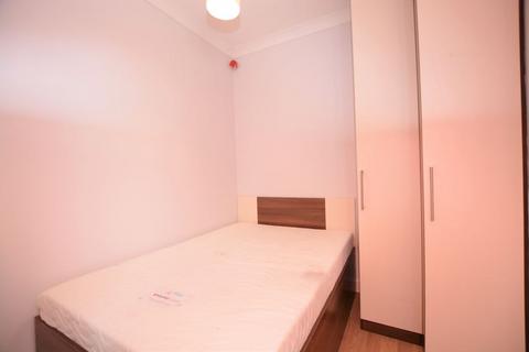 1 bedroom flat to rent - High Street, Slough
