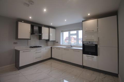 4 bedroom apartment to rent, St. Peters Road, Uxbridge UB8