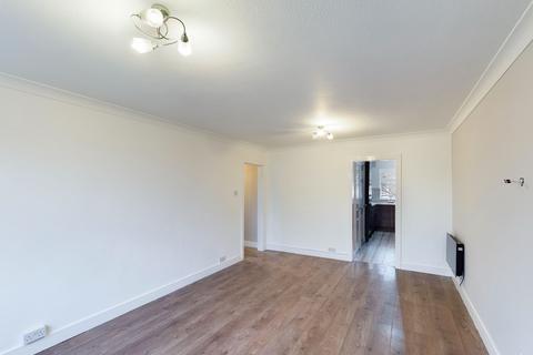 2 bedroom flat to rent, Slough SL3