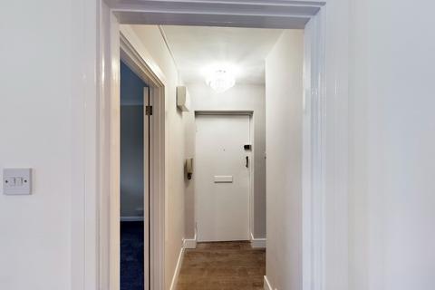 2 bedroom flat to rent, Slough SL3