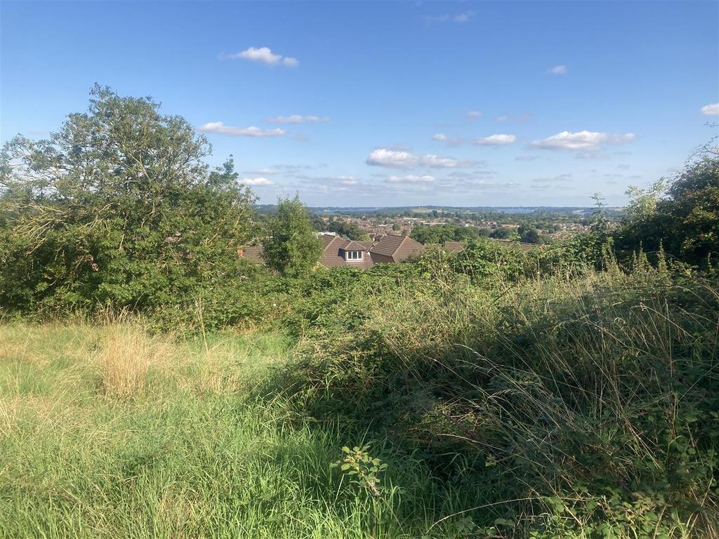 Cold Overton Road, Oakham Land £75,000