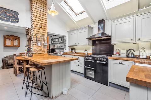 37 New Road, Richmond, TW10 7HZ