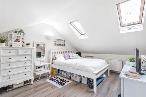 37 New Road, Richmond, TW10 7HZ