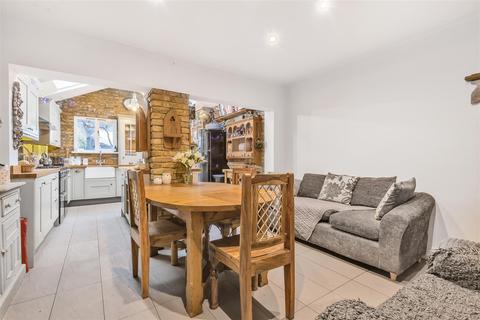 37 New Road, Richmond, TW10 7HZ