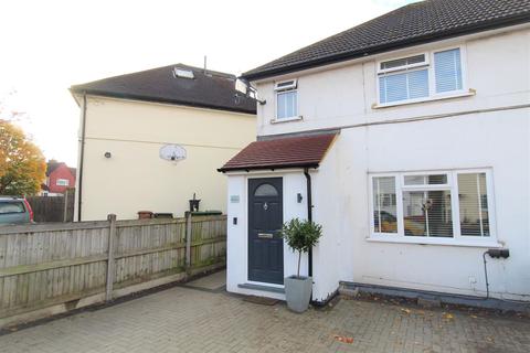52 Browning Avenue, Worcester Park, KT4 8AX