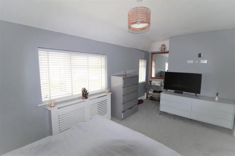 52 Browning Avenue, Worcester Park, KT4 8AX
