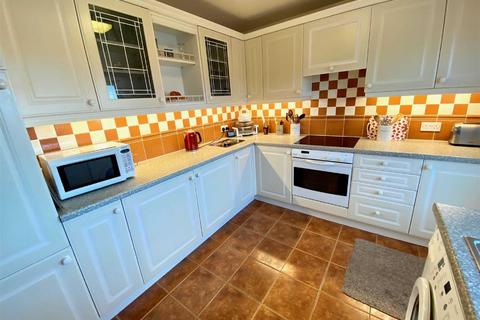41 Osprey Drive, Netherton, Huddersfield, HD4 7LG