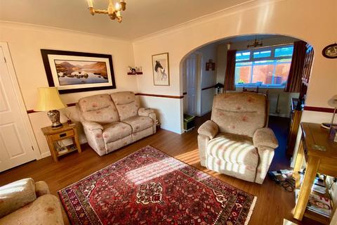 41 Osprey Drive, Netherton, Huddersfield, HD4 7LG