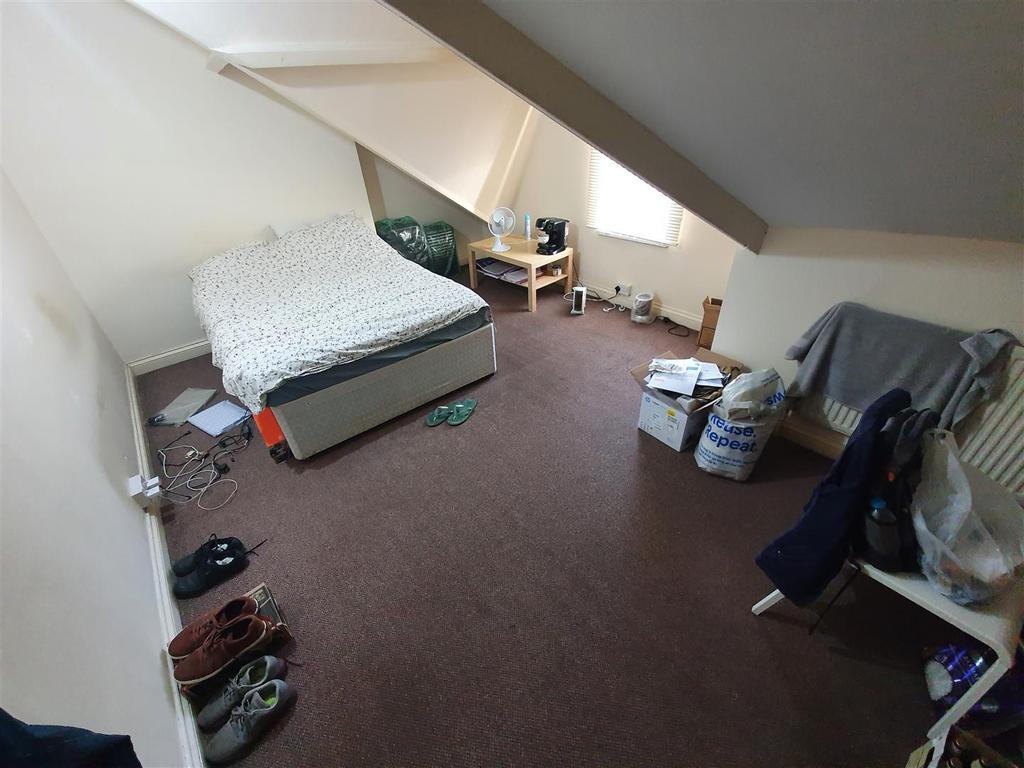 Kings Road, Canton, Cardiff 6 bed house share £400 pcm (£92 pw)