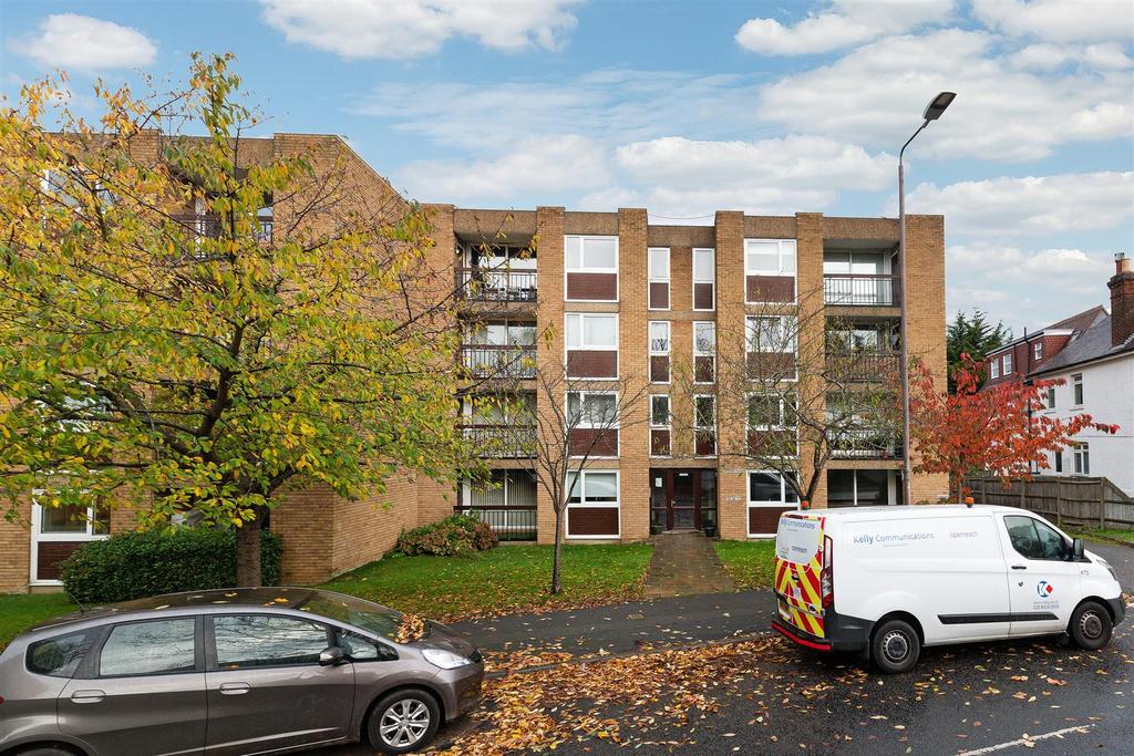 Mulgrave Road, Sutton 2 bed apartment £350,000