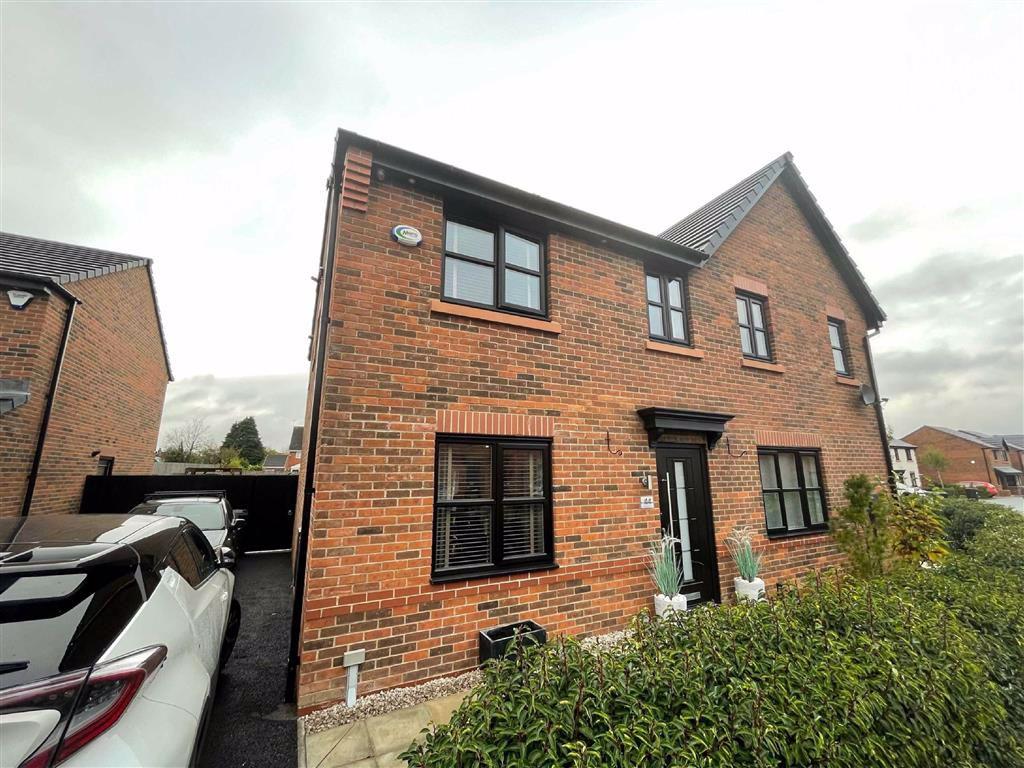 Crompton Way, Lowton 3 bed semidetached house £225,000