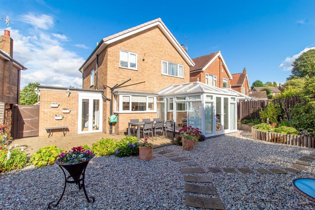 Whitby Crescent, Woodthorpe, Nottingham 3 bed detached house £340,000
