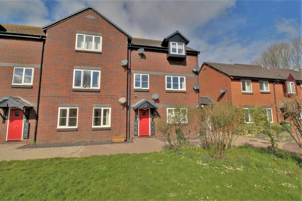 Boakes Drive, Stonehouse 1 bed flat £145,000