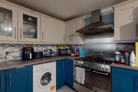 24 Cleveland Close, Dover, CT16 2BB